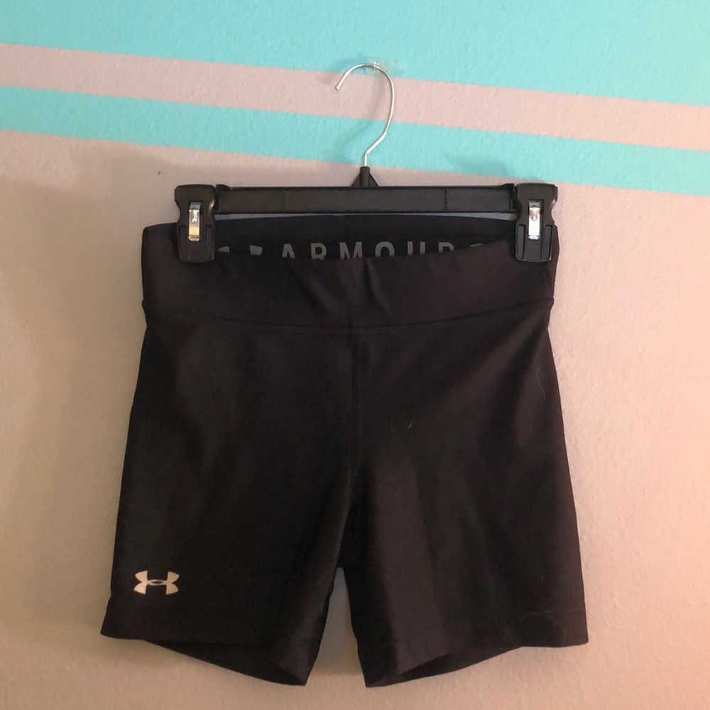 Black Under Armour shorts